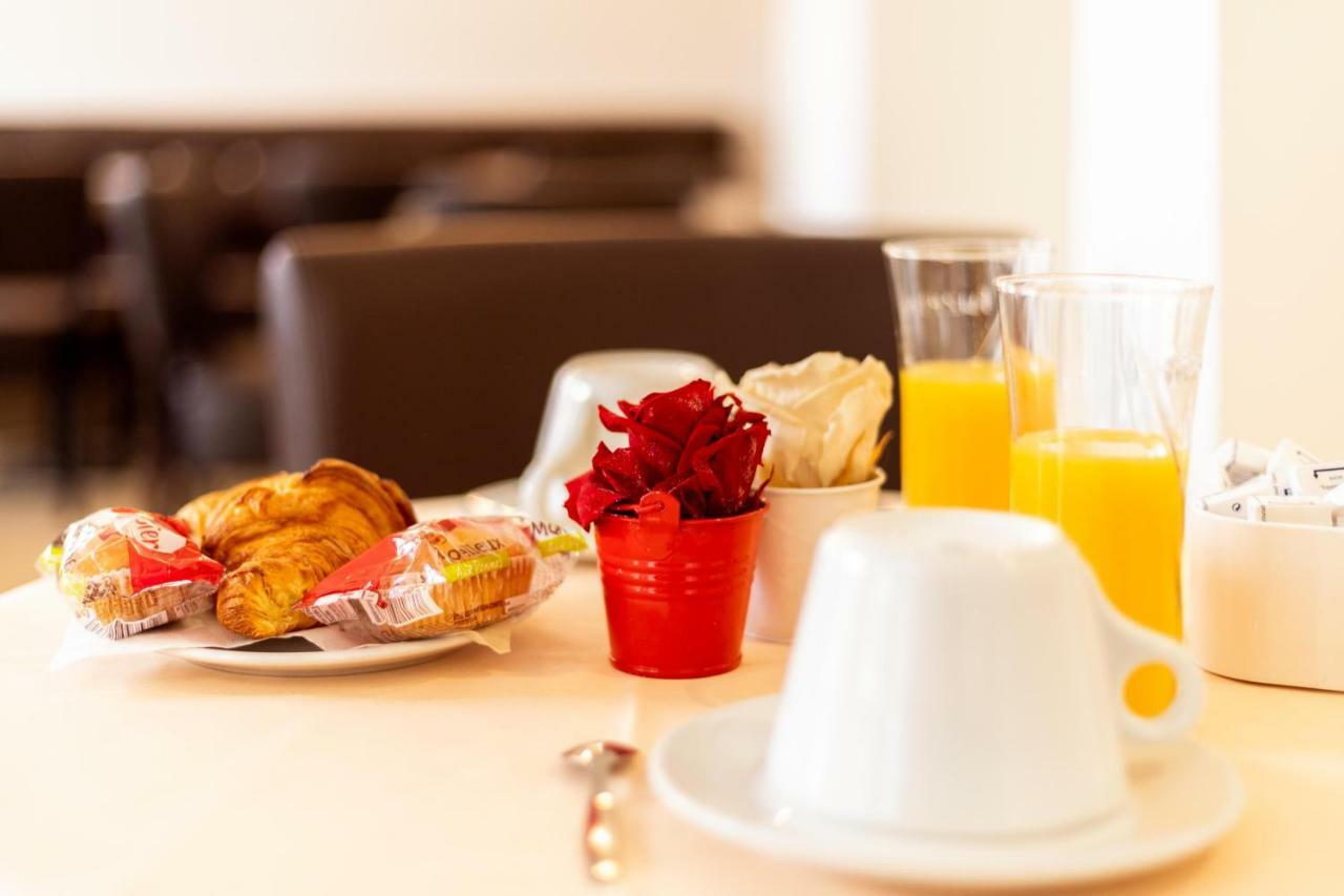 Le Val D'Or & Le Theatre Otel Suresnes Dış mekan fotoğraf